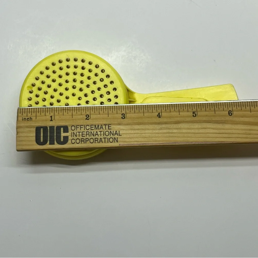vintage yellow hong kong bandwagon‎ retractable brissles